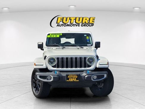 Used 2024 Jeep Wrangler Unlimited Sahara AWD/4WD image 2