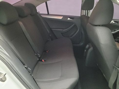 Used 2015 Volkswagen Jetta SE FWD image 19