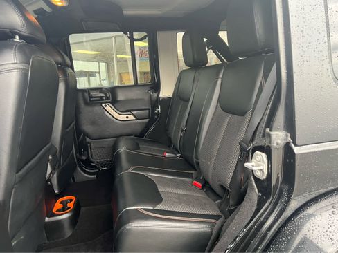 Used 2017 Jeep Wrangler 75th Anniversary image 14
