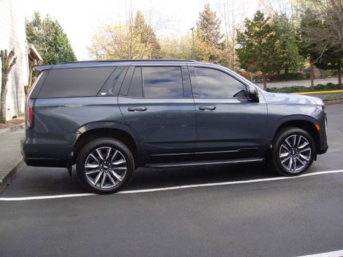 Used 2021 Cadillac Escalade Sport w/ Driver Assist Tech Package image 7