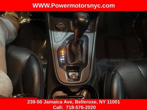 Used 2023 Jeep Cherokee Altitude Lux AWD/4WD image 45