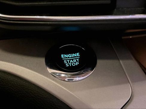 Used 2023 Ford Explorer XLT w/ Equipment Group 202A image 32