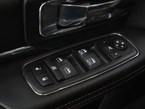 Used 2017 RAM 1500 Laramie w/ Convenience Group AWD/4WD image 23