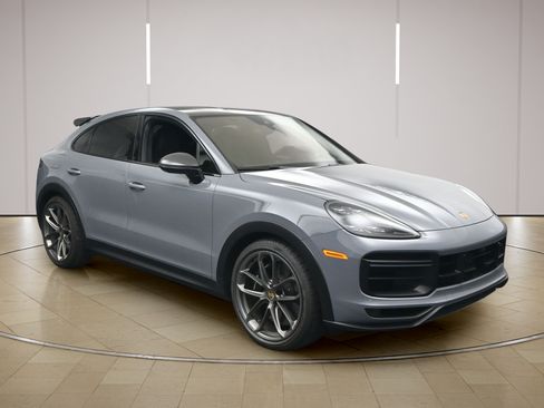 Certified 2022 Porsche Cayenne Turbo GT AWD/4WD image 27