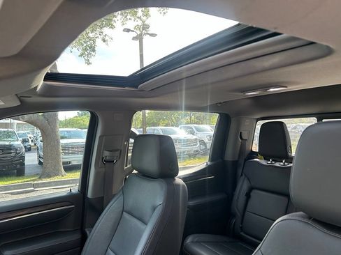 Used 2023 GMC Sierra 1500 SLT w/ SLT Premium Package AWD/4WD image 10