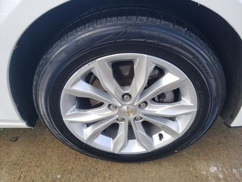 Used 2024 Chevrolet Malibu LT image 47