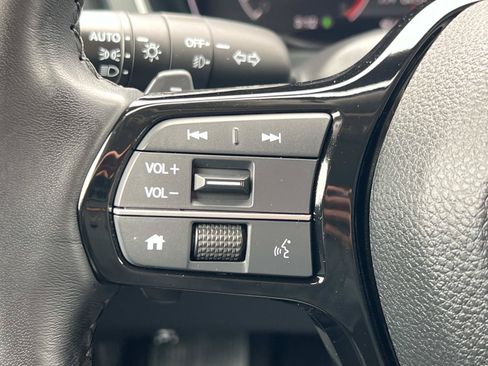 Used 2024 Honda Pilot EX-L image 9