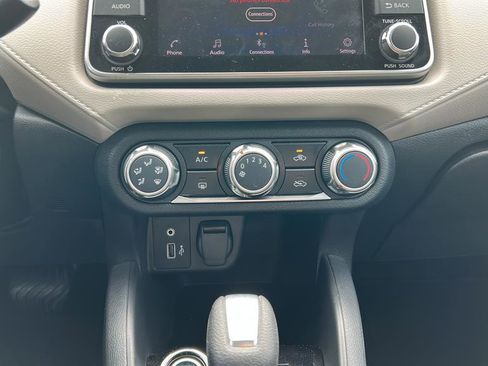 Used 2021 Nissan Versa SV image 19