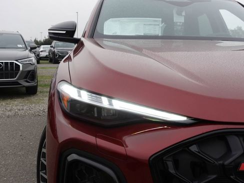 New 2025 Audi SQ5 Prestige image 5