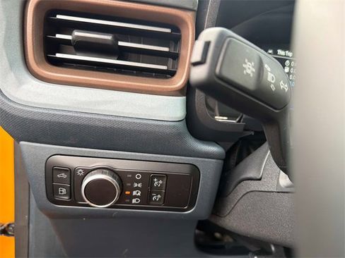 Used 2023 Ford Maverick Lariat w/ Lariat Luxury Package image 30