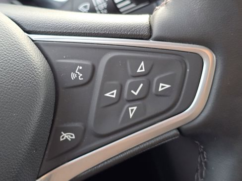 Used 2023 Chevrolet Equinox LT image 11