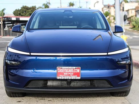 Used 2026 Tesla Model Y Long Range AWD/4WD image 10