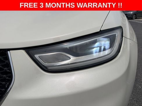 Used 2021 Chrysler Pacifica Touring-L FWD image 34