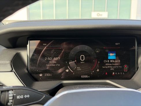 Used 2025 GMC Acadia Elevation image 19