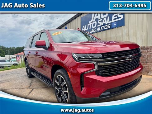 Used 2022 Chevrolet Suburban RST w/ Luxury Package RWD image 1