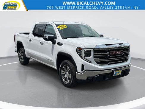 Used 2025 GMC Sierra 1500 SLT AWD/4WD image 1