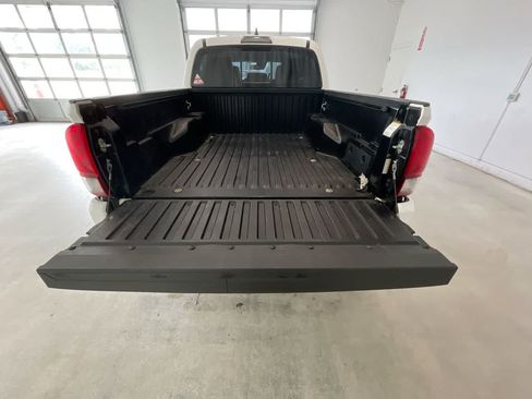 Used 2023 Toyota Tacoma SR5 w/ Technology Package AWD/4WD image 23