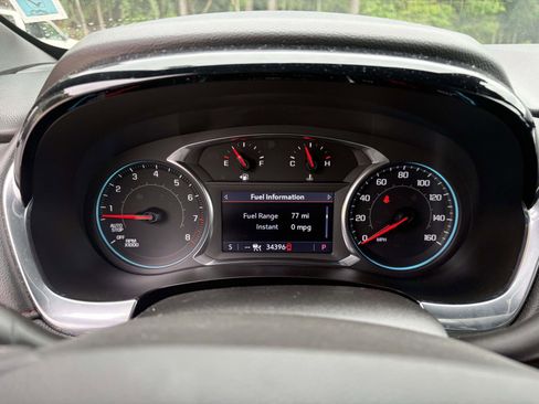 Used 2023 Chevrolet Traverse RS w/ LPO, Floor Liner Package FWD image 10