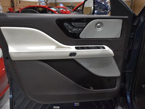 Used 2022 Lincoln Aviator Black Label image 13