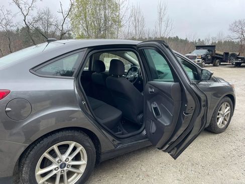 Used 2015 Ford Focus SE w/ Reverse Sensing Package image 17