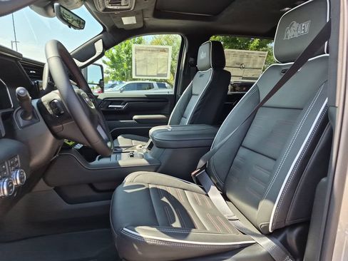 New 2026 GMC Sierra 2500 AT4X w/ AT4X AEV Edition AWD/4WD image 23