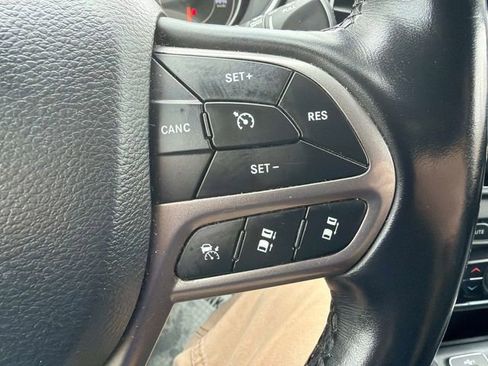Used 2021 Jeep Cherokee Limited AWD/4WD image 28