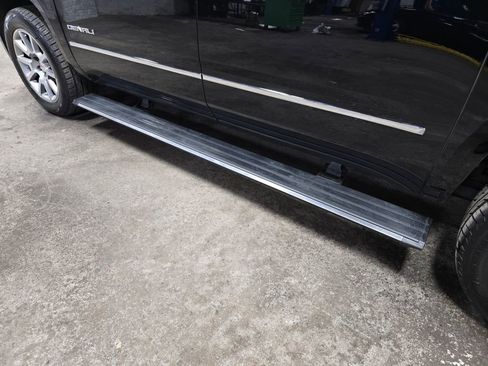 Used 2019 GMC Yukon XL Denali w/ Open Road Package image 7