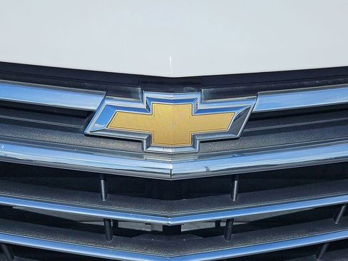 Used 2019 Chevrolet Equinox Premier FWD image 22