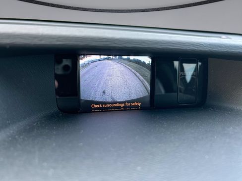 Used 2013 Toyota Sienna XLE FWD image 23