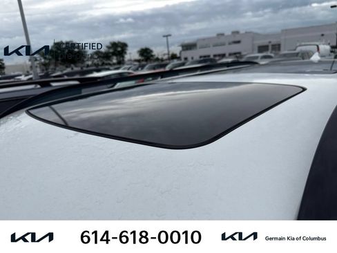 Certified 2024 Kia EV9 GT-Line AWD/4WD image 8
