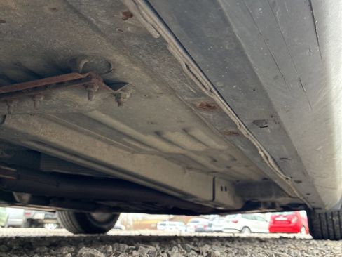 Used 2005 Ford Mustang Deluxe image 28