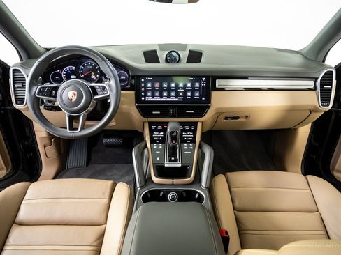 Certified 2022 Porsche Cayenne Platinum Edition w/ Premium Package Plus image 19