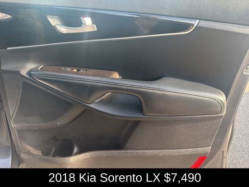 Used 2018 Kia Sorento LX w/ LX V6 Convenience Package AWD/4WD image 19