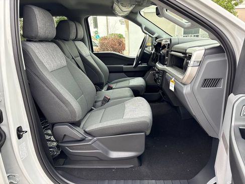 New 2026 Ford F250 XLT w/ XLT Premium Package AWD/4WD image 5