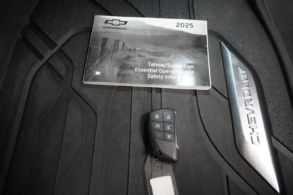 Used 2025 Chevrolet Tahoe Premier AWD/4WD image 26