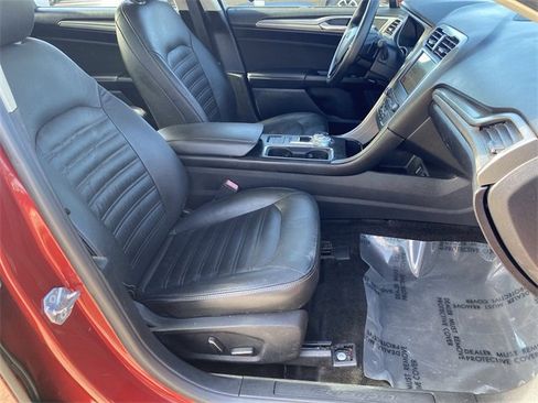 Used 2018 Ford Fusion SE w/ Fusion SE Technology Package image 23