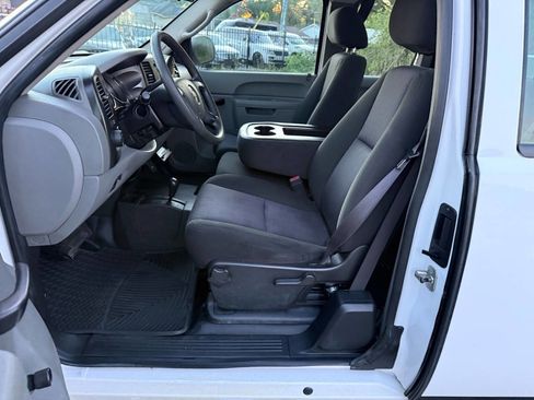 Used 2010 Chevrolet Silverado 3500 W/T w/ Snow Plow Prep Package image 20