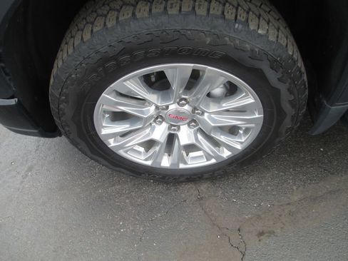 Used 2024 GMC Sierra 1500 Denali AWD/4WD image 14