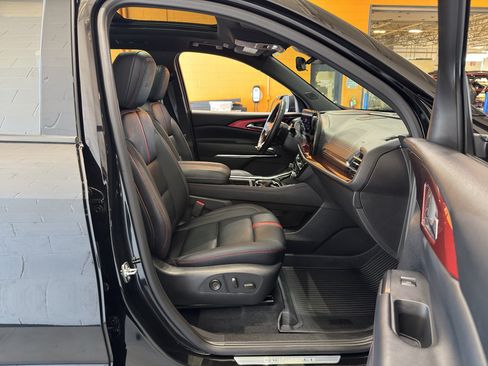 Used 2026 Chevrolet Traverse RS w/ LPO, Floor Liner Package AWD/4WD image 16