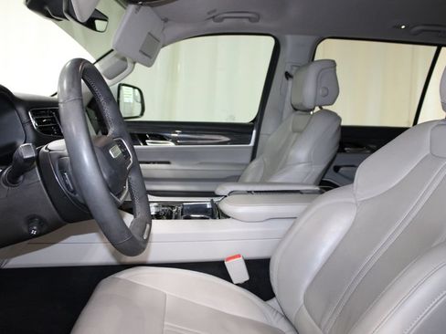 Used 2022 Jeep Wagoneer Series III w/ Flexible Seating Group AWD/4WD image 16