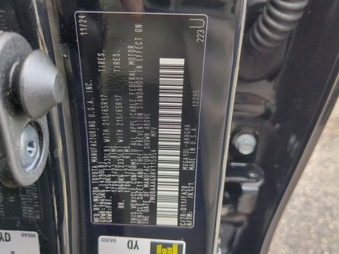 Used 2024 Toyota Corolla Cross LE FWD image 28