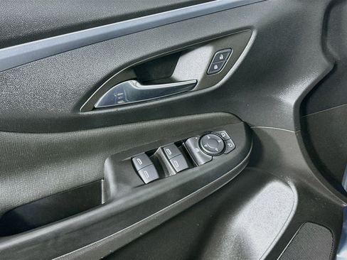 Used 2025 Buick Envista Preferred w/ Advanced Safety Package FWD image 15