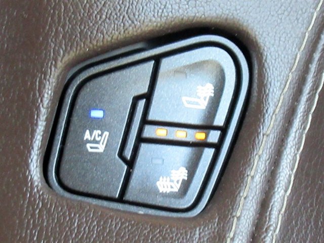 Used 2016 Chevrolet Suburban LTZ AWD/4WD image 38