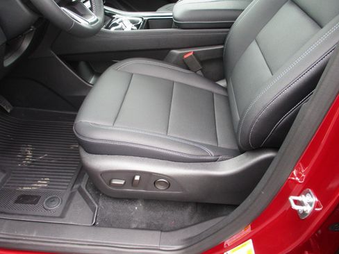 New 2026 Chevrolet Traverse LT w/ Driver Confidence Package image 10