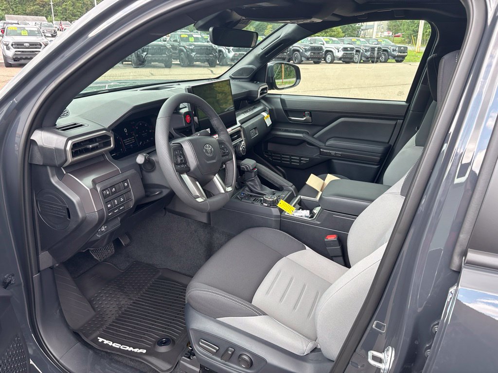 Used 2026 Toyota Tacoma TRD Off-Road w/ TRD Off Road Upgrade Package AWD/4WD image 13