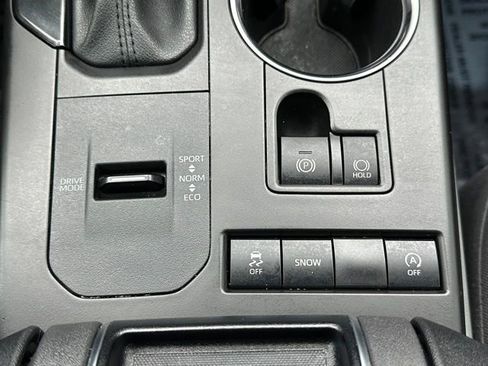 Used 2021 Toyota Highlander L image 33