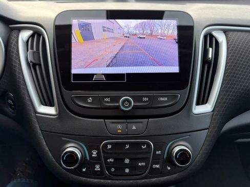 Used 2024 Chevrolet Malibu LT image 16