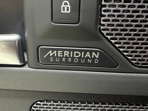 Used 2023 Land Rover Defender 90 X AWD/4WD image 12
