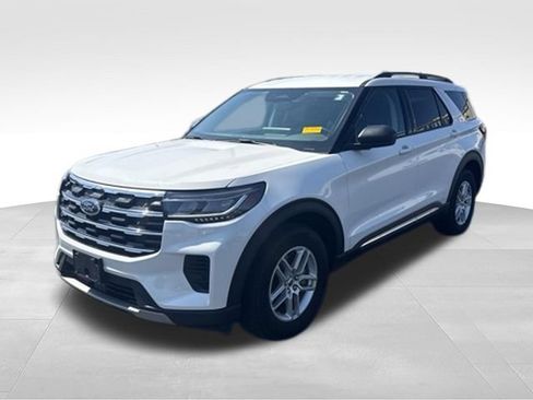 Used 2025 Ford Explorer Active AWD/4WD image 3