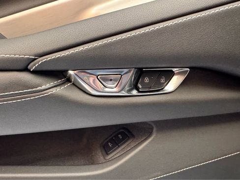 Used 2025 Chevrolet Corvette Stingray Coupe w/ 1LT image 13